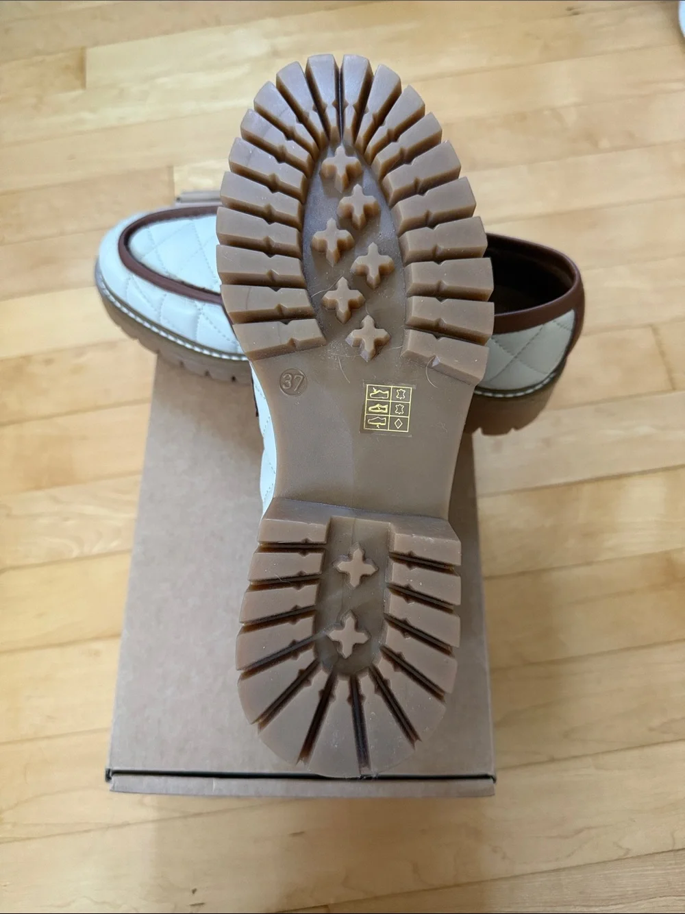 NEW Flattered Two-Tone Quilted Chunky Penny Loafers — Women’s Size 7